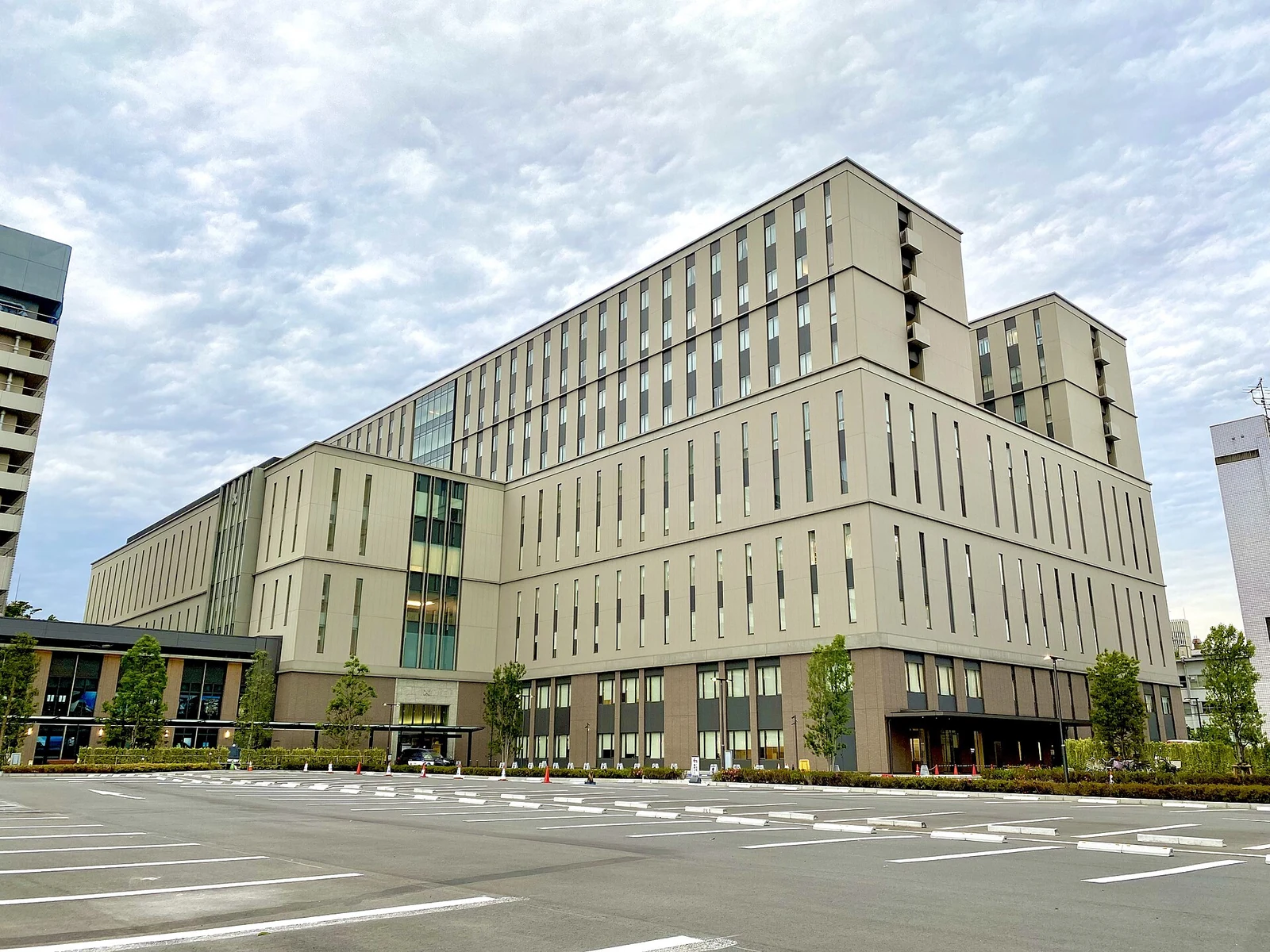 庆应义塾大学医院新病栋外观