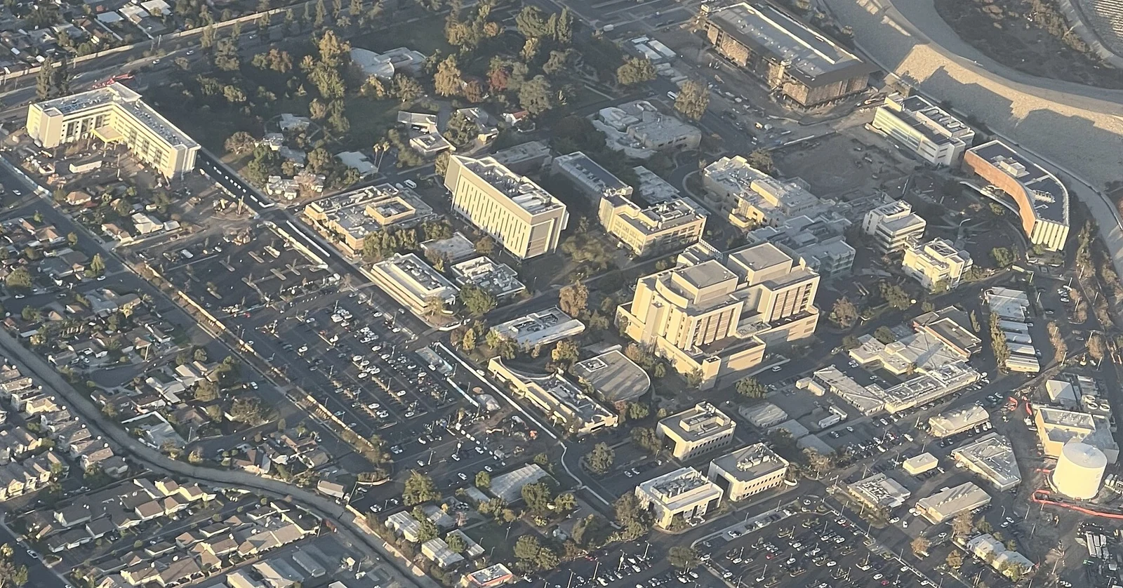 City of Hope Duarte 园区的航拍照片