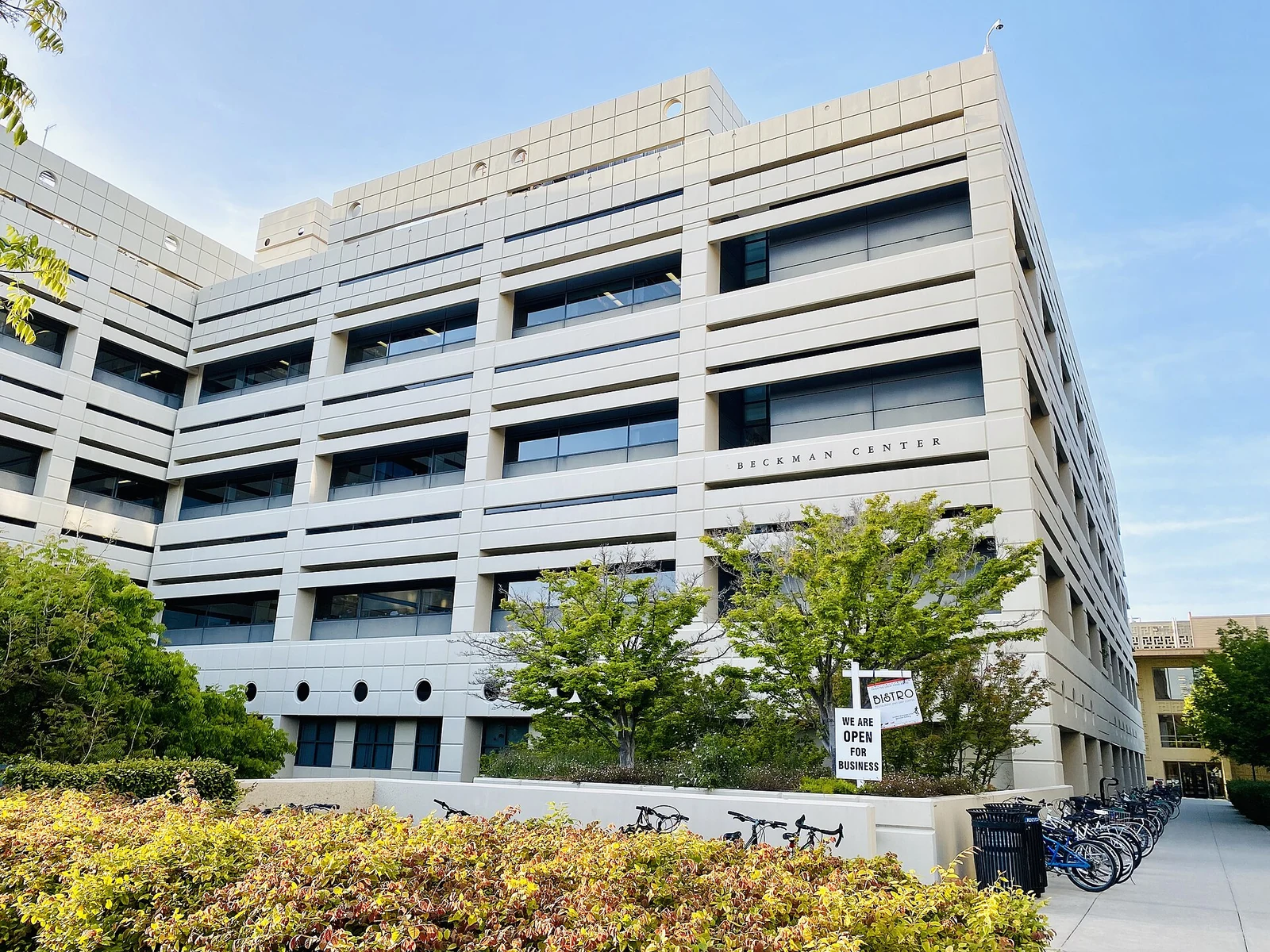 Stanford Beckman Center 南侧建筑