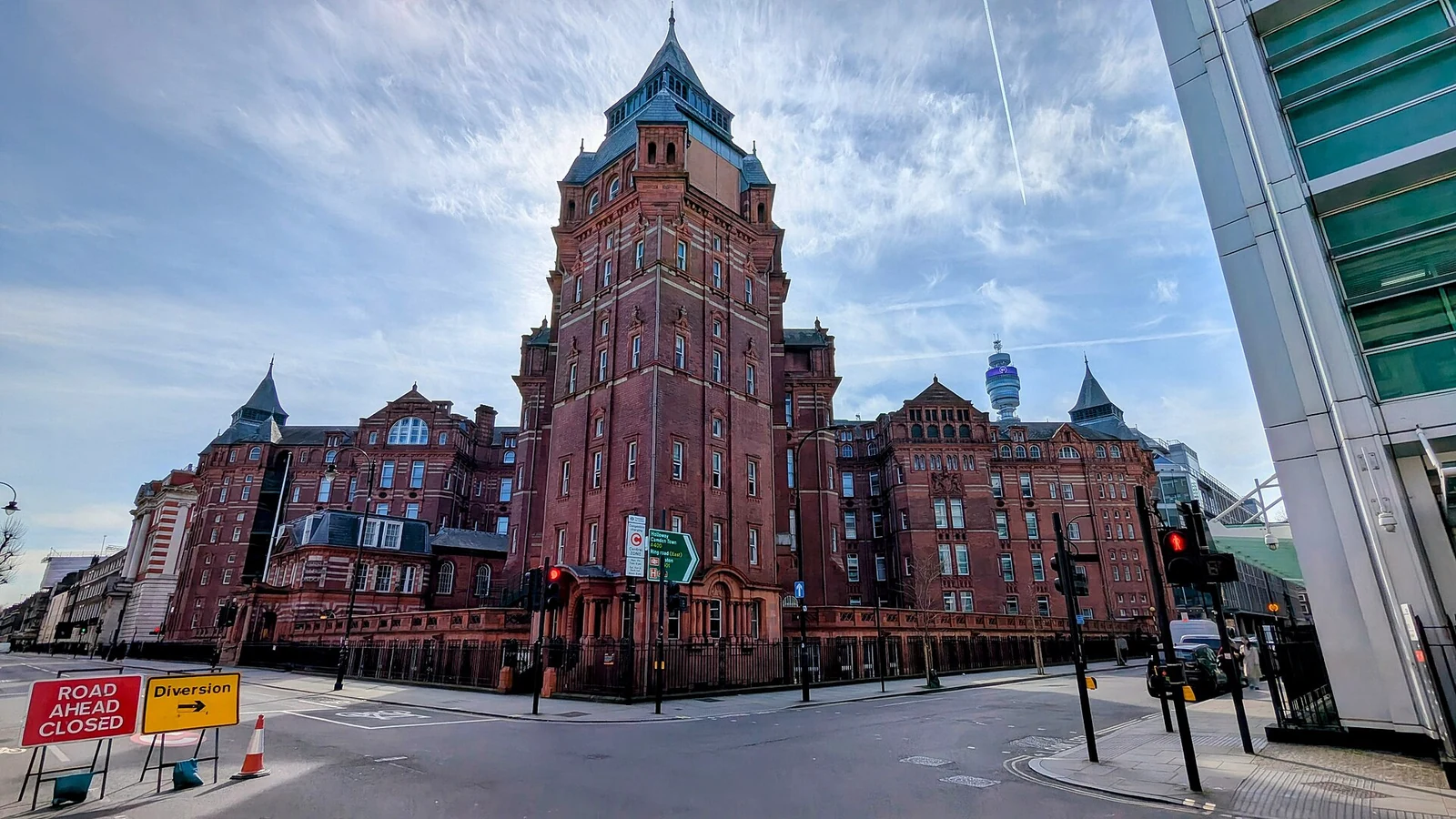 UCL Cruciform Building,2025 年
